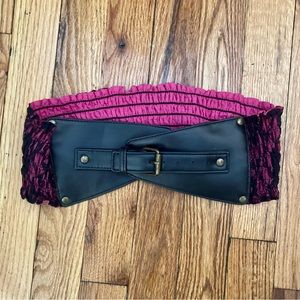 Vintage Hot Topic Scrunch Belt